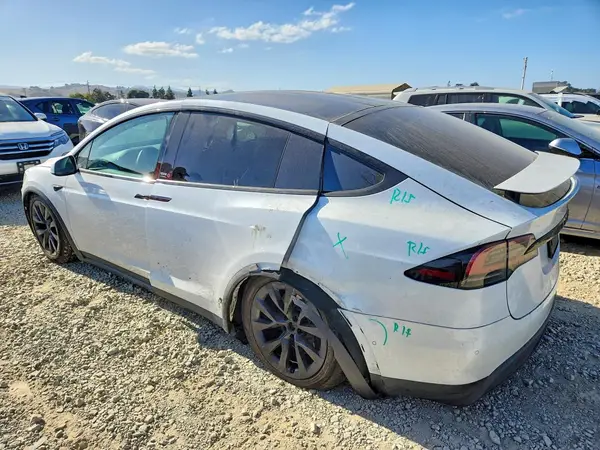 7SAXCDE52NF351358 — 2022 Tesla Model X, фото 2 с аукциона Copart 29.09.2026, Задняя часть