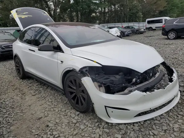 7SAXCBE55NF356882 — 2022 Tesla Model X, фото 4 с аукциона Copart, Передняя часть