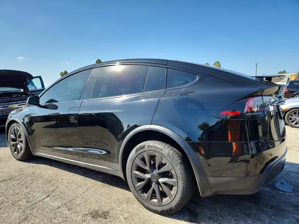 2023 TESLA MODEL X VIN 7SAXCBE69PF375222 фото 2