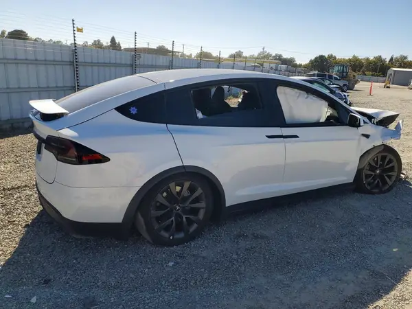 7SAXCAE5XPF413722 — 2023 Tesla Model X, фото 3 с аукциона Copart, Передняя часть