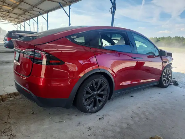 7SAXCBE52PF426826 — 2023 Tesla Model X, фото 3 с аукциона Copart 05.10.2026, Передняя часть