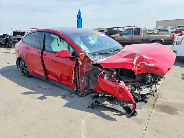 7SAXCBE5XPF365841 — 2023 Tesla Model X, фото 4 с аукциона Copart, Передняя часть