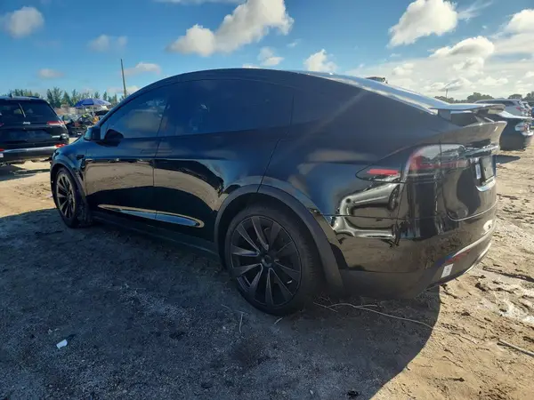 7SAXCDE5XRF455327 — 2024 Tesla Model X, фото 2 с аукциона Copart, Подтопление
