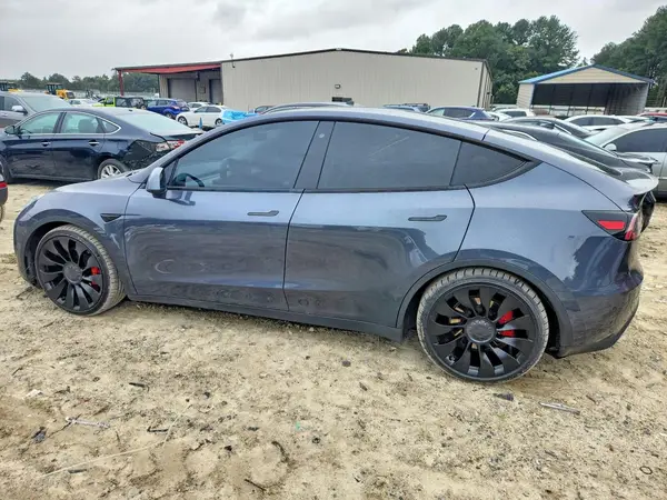 5YJYGDEF8LF033725 — 2020 Tesla Model Y, фото 2 с аукциона Copart, Подтопление