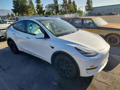 2020 Tesla Model Y VIN 5YJYGDEE7LF046148 фото 4