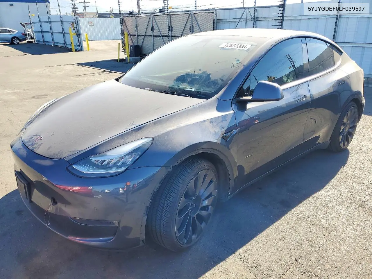 2020 Tesla Model Y VIN 5YJYGDEF0LF039597 фото 1