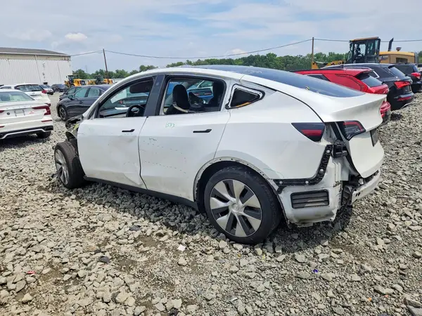 5YJYGDEE4MF254201 — 2021 Tesla Model Y, фото 2 с аукциона Copart 30.09.2026, Повреждения со всех сторон