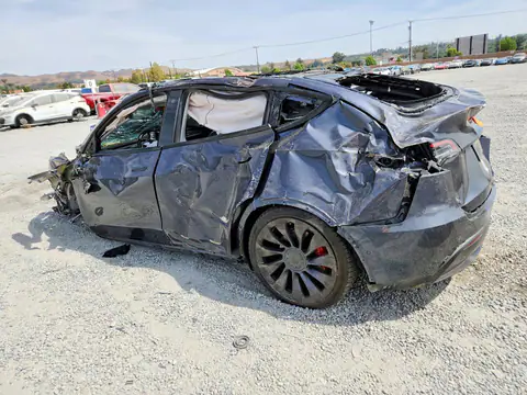 5YJYGDEF6MF272529 — 2021 Tesla Model Y, фото 2 с аукциона Copart 30.09.2026, Опрокидывание
