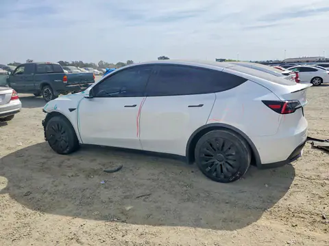 2021 Tesla Model Y VIN 5YJYGDED9MF109579 фото 2