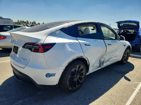 5YJYGDEE3MF098359 — 2021 Tesla Model Y, фото 3 с аукциона Copart 13.10.2026, Боковая часть
