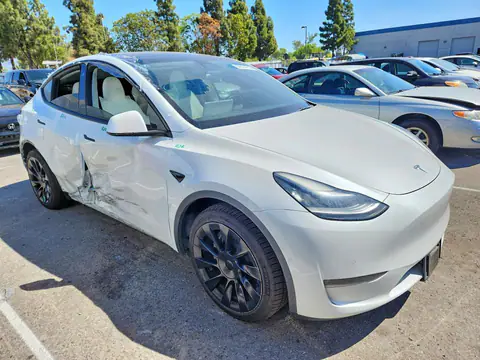 5YJYGDEE3MF098359 — 2021 Tesla Model Y, фото 4 с аукциона Copart 13.10.2026, Боковая часть