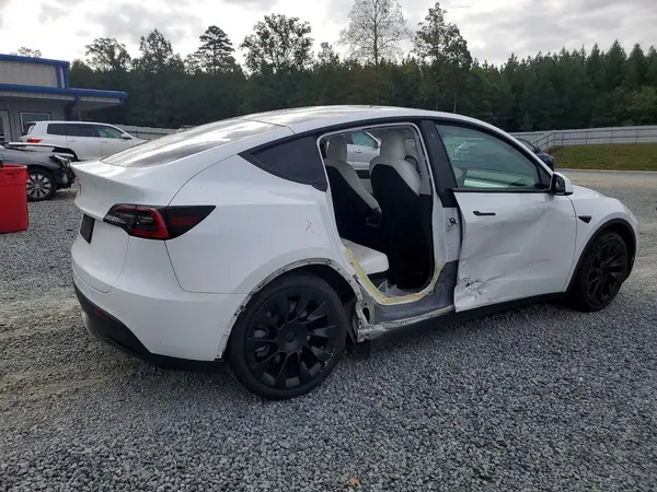 5YJYGDEE7MF093519 — 2021 Tesla Model Y, фото 3 с аукциона Copart 08.10.2026, Боковая часть
