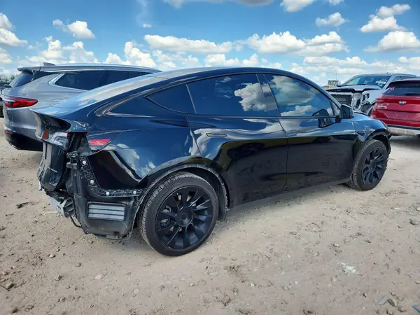 5YJYGDEE2MF265472 — 2021 Tesla Model Y, фото 3 с аукциона Copart 01.10.2026, Передняя часть