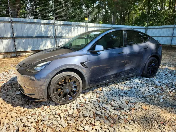 5YJYGDEE8MF263001 — 2021 Tesla Model Y, Мелкие вмятины и царапины (Minor Dent/Scratches), фото до ремонта