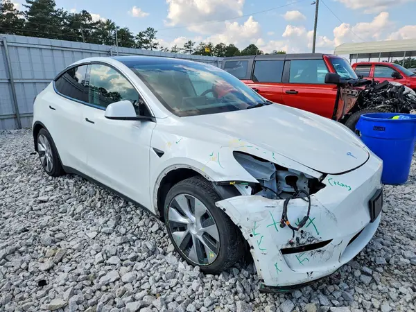 5YJYGDEE7MF253009 — 2021 Tesla Model Y, фото 4 с аукциона Copart, Передняя часть