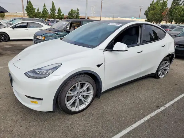 5YJYGAEE8MF300997 — 2021 Tesla Model Y, Задняя часть (Rear End), фото до ремонта