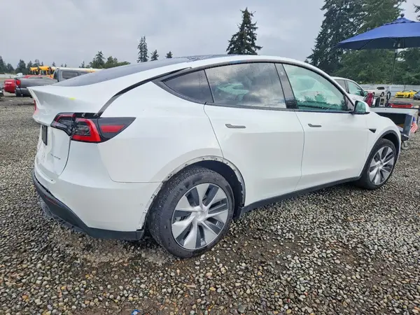 5YJYGDEE6MF094287 — 2021 Tesla Model Y, фото 3 с аукциона Copart, Задняя часть