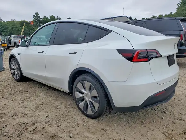 5YJYGDEE9MF075183 — 2021 Tesla Model Y, фото 2 с аукциона Copart, Ходовая часть