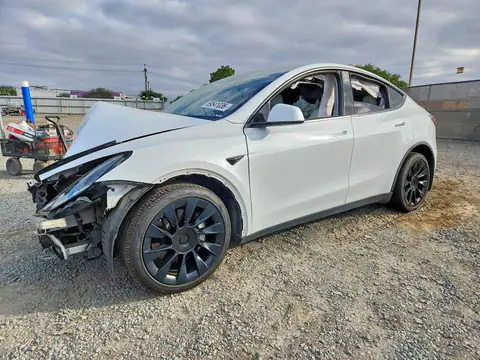 5YJYGDEE3MF282829 — 2021 Tesla Model Y, Передняя часть (Front End), фото до ремонта