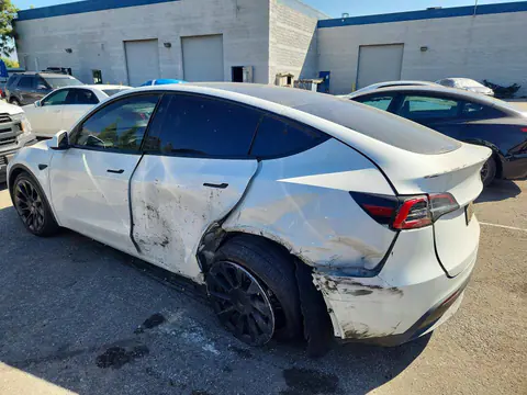 2021 Tesla Model Y VIN 7SAYGDED8RF008883 фото 2