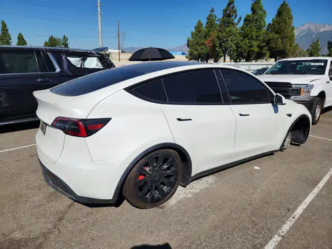 2021 Tesla Model Y VIN 7SAYGDED8RF008883 фото 3