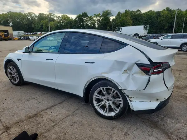 5YJYGDEE8MF180717 — 2021 Tesla Model Y, фото 2 с аукциона Copart, Задняя часть