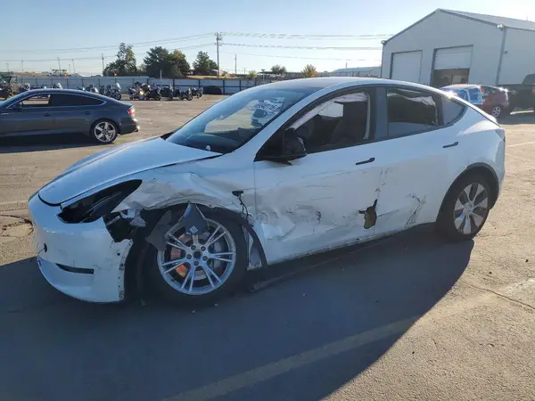 5YJYGDEE3MF145535 — 2021 Tesla Model Y, Передняя часть (Front End), фото до ремонта