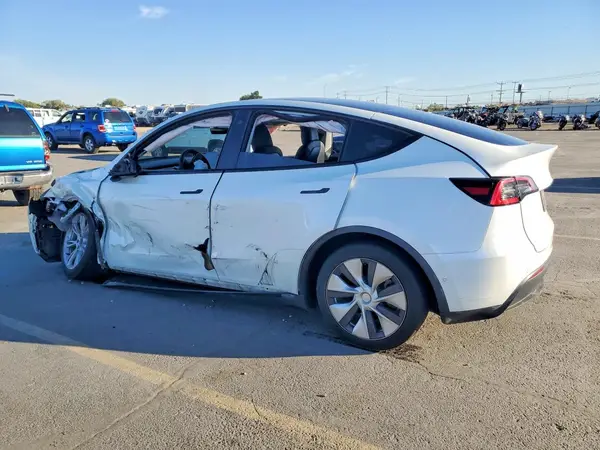 5YJYGDEE3MF145535 — 2021 Tesla Model Y, фото 2 с аукциона Copart, Передняя часть