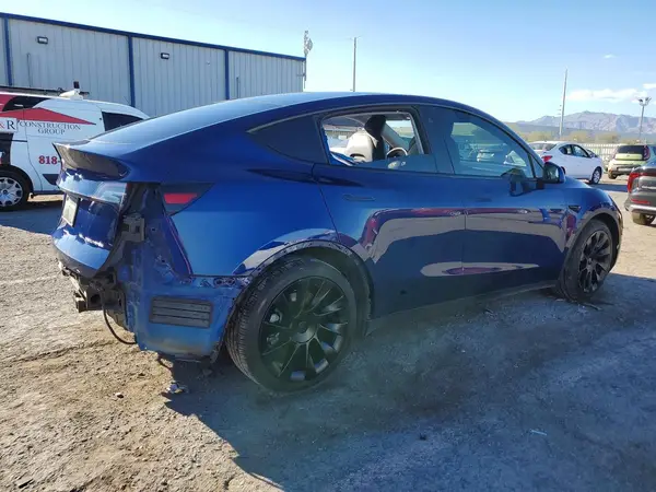 5YJYGAEE3MF287303 — 2021 Tesla Model Y, фото 3 с аукциона Copart, Боковая часть