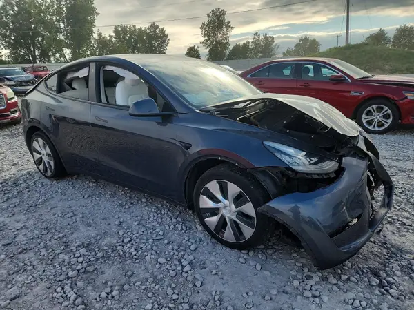 5YJYGDEE8MF189319 — 2021 Tesla Model Y, фото 4 с аукциона Copart, Передняя часть