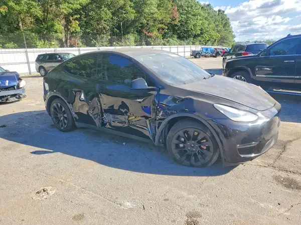5YJYGDEE9MF173145 — 2021 Tesla Model Y, фото 4 с аукциона Copart 02.10.2026, Боковая часть
