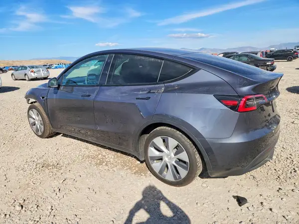 5YJYGDEEXMF068274 — 2021 Tesla Model Y, фото 2 с аукциона Copart, Передняя часть