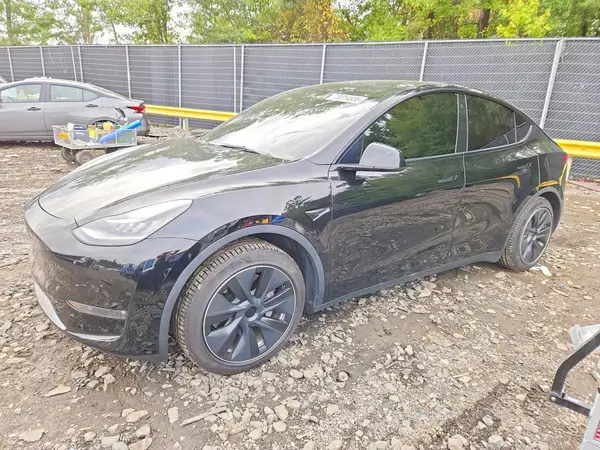 5YJYGAED6MF132560 — 2021 Tesla Model Y, Задняя часть (Rear End), фото до ремонта