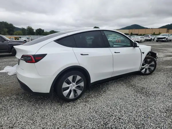 5YJYGDEE5MF064374 — 2021 Tesla Model Y, фото 3 с аукциона Copart, Передняя часть