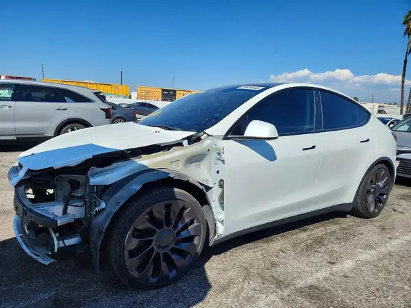 5YJYGDEF7MF211822 — 2021 Tesla Model Y, Передняя часть (Front End), фото до ремонта