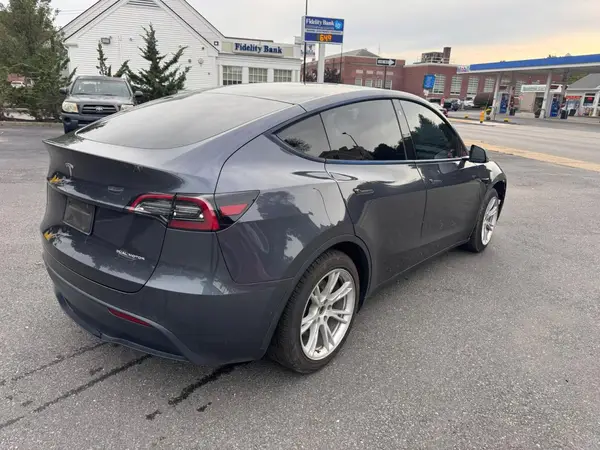 5YJYGDEE2MF200511 — 2021 Tesla Model Y, фото 4 с аукциона Copart 09.10.2026, Естественный износ