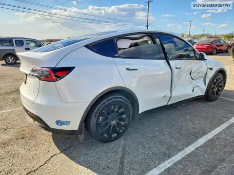 2021 Tesla Model Y VIN 5YJYGAEE8MF267791 фото 3