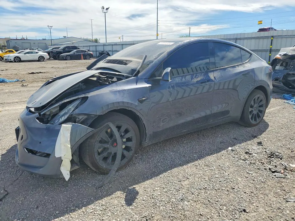 2022 Tesla Model Y VIN 7SAYGDEE9NF494882 фото 1