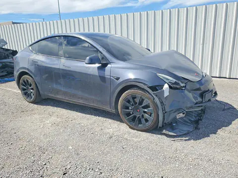 2022 Tesla Model Y VIN 7SAYGDEE9NF494882 фото 4