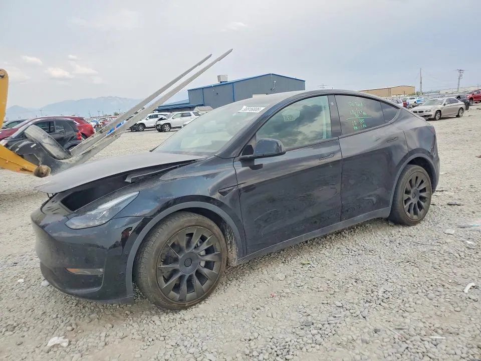 2022 Tesla Model Y VIN 7SAYGDEEXNF558895 фото 1