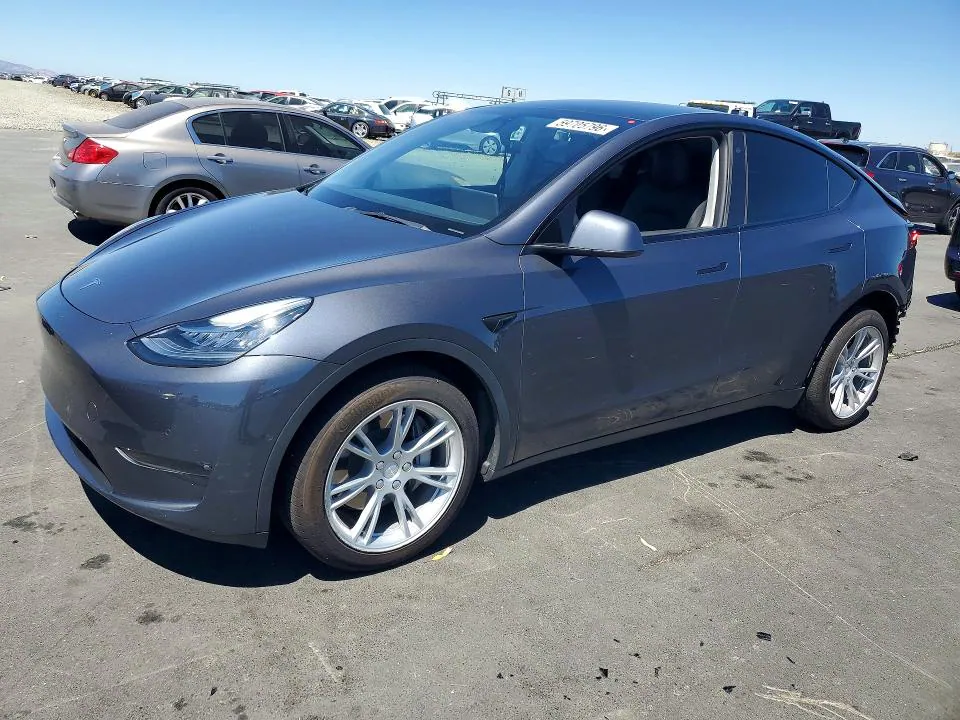 2022 Tesla Model Y VIN 7SAYGDEE3NF576722 фото 1