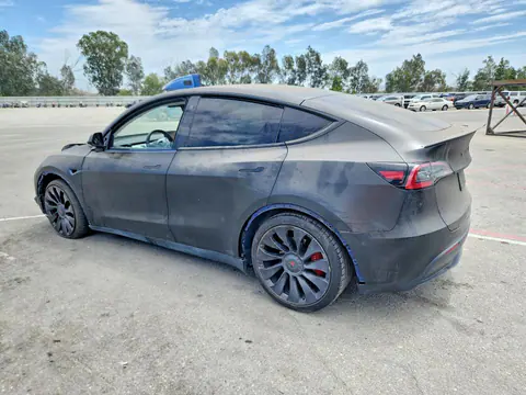 2022 Tesla Model Y VIN 7SAYGDEF9NF387615 фото 2