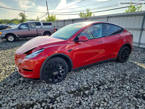 7SAYGDEE2NA021967 — 2022 Tesla Model Y, Передняя часть, фото до ремонта