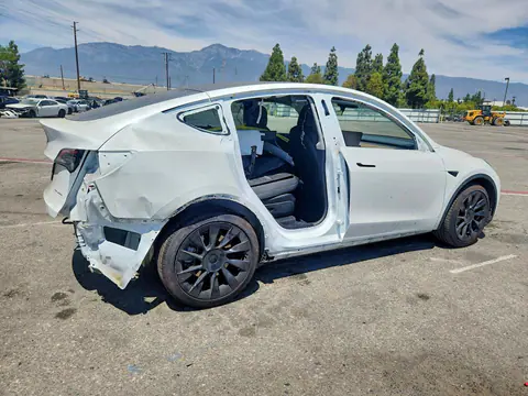2022 Tesla Model Y VIN 7SAYGAEE7NF429723 фото 3