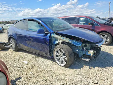 7SAYGAEE3NF493127 — 2022 Tesla Model Y, фото 4 с аукциона Copart 13.10.2026, Передняя часть