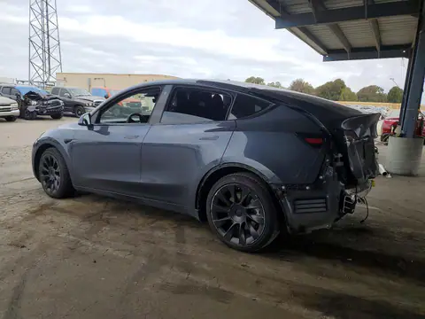2022 Tesla Model Y VIN 7SAYGAEE5NF520554 фото 2