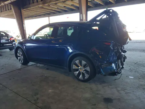 2022 Tesla Model Y VIN 7SAYGDEE5NF355770 фото 2