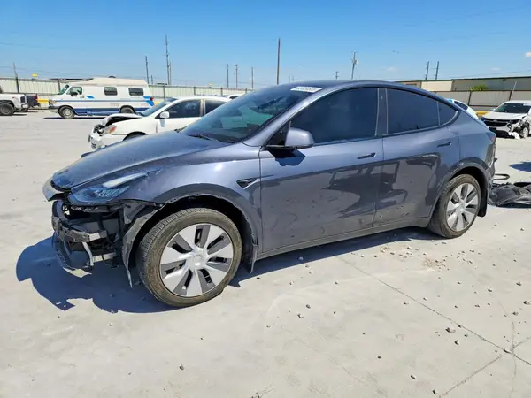 7SAYGDEE2NA015408 — 2022 Tesla Model Y, Передняя часть (Front End), фото до ремонта