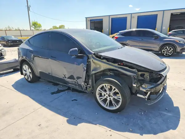 7SAYGDEE2NA015408 — 2022 Tesla Model Y, фото 4 с аукциона Copart, Передняя часть