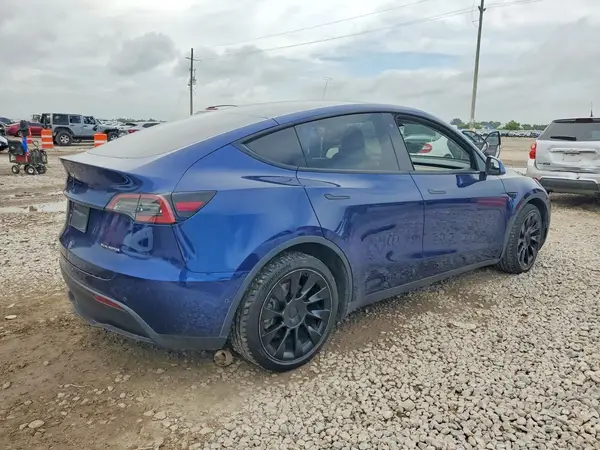 7SAYGDEE2NF480824 — 2022 Tesla Model Y, фото 3 с аукциона Copart 01.10.2026, Мелкие вмятины и царапины